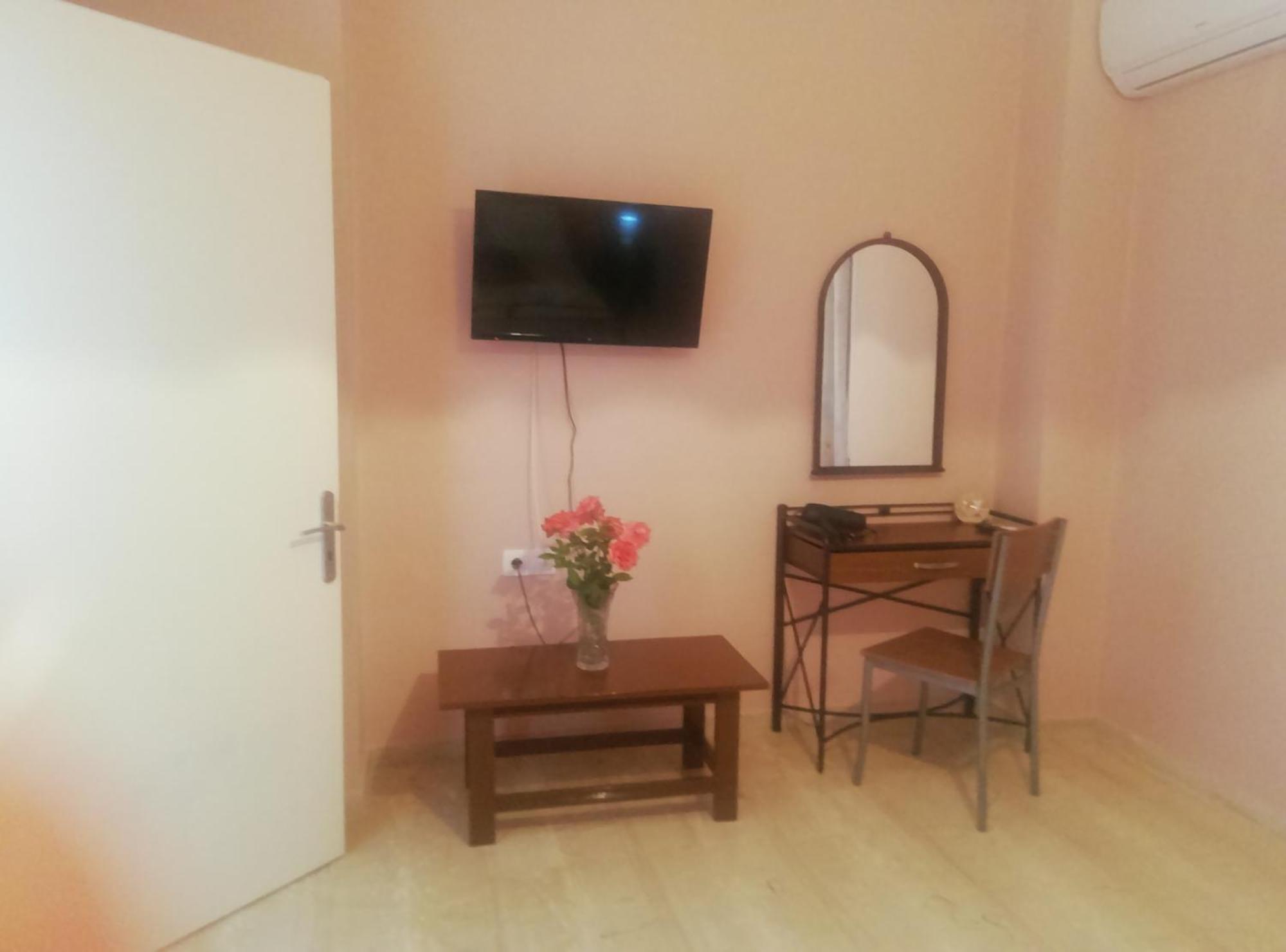 Maria'S Apartment Порос Экстерьер фото